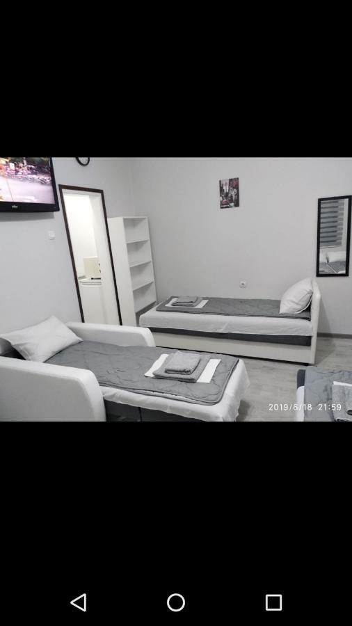 Apartmani Pinokio Nis Bagian luar foto