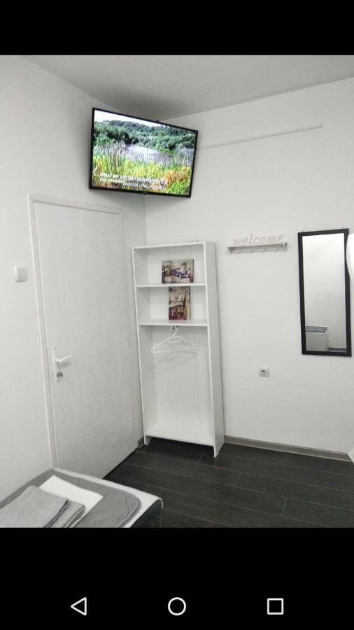 Apartmani Pinokio Nis Bagian luar foto