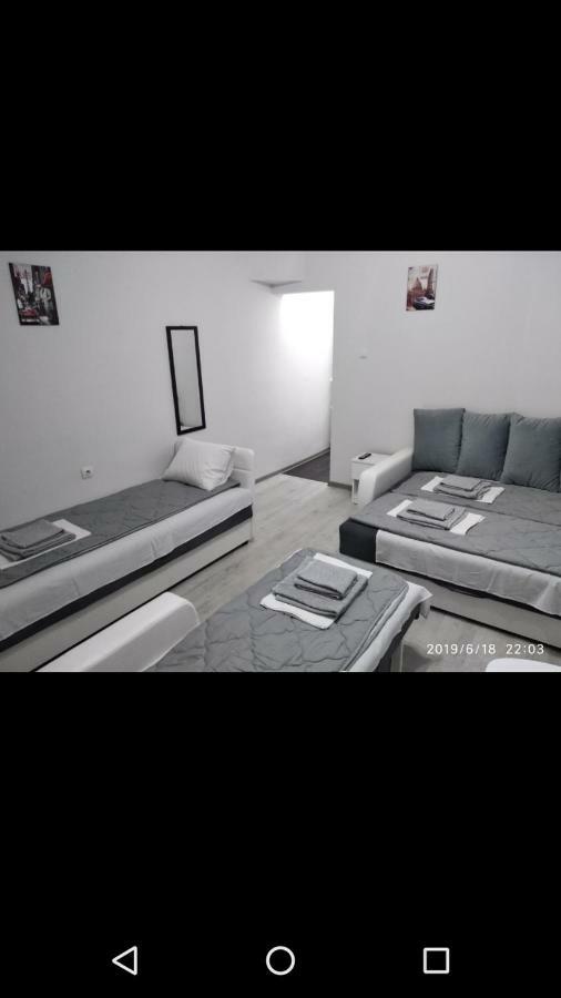 Apartmani Pinokio Nis Bagian luar foto